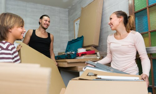 Planning house removals in Claphampark with organised packing and moving boxes