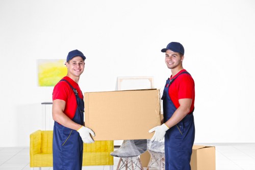 Apartment moving access and parking considerations in Claphampark