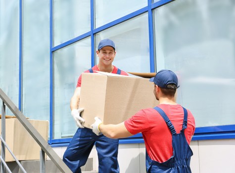 Removal team handling urgent same day move in Claphampark