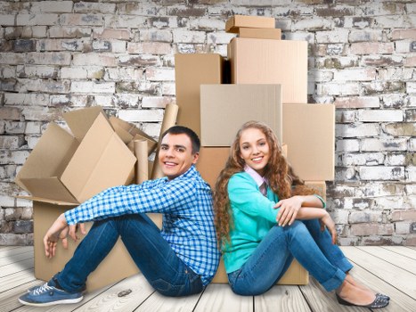 Packing and loading service by house removalists in Claphampark