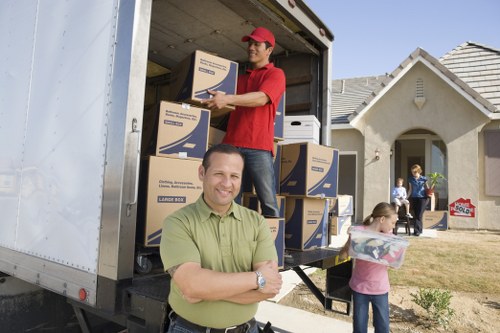 Professional packing and unpacking services in Claphampark for a smooth home move