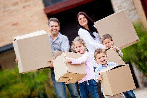 Local moving support for packing and unpacking services in Claphampark