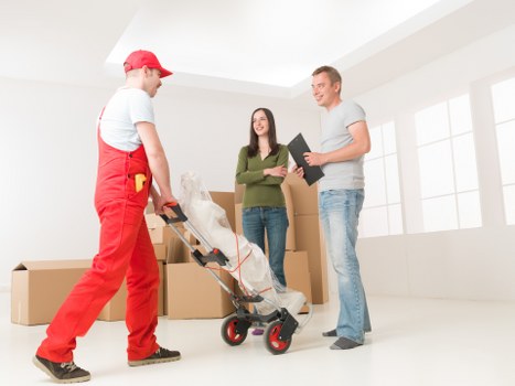 Man and van service helping with home moving in Claphampark